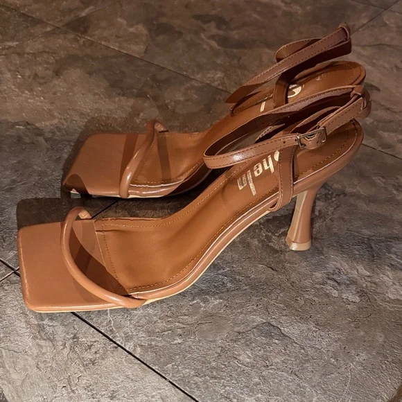 SHEIN Tan Strappy Heels - Picture 4 of 5